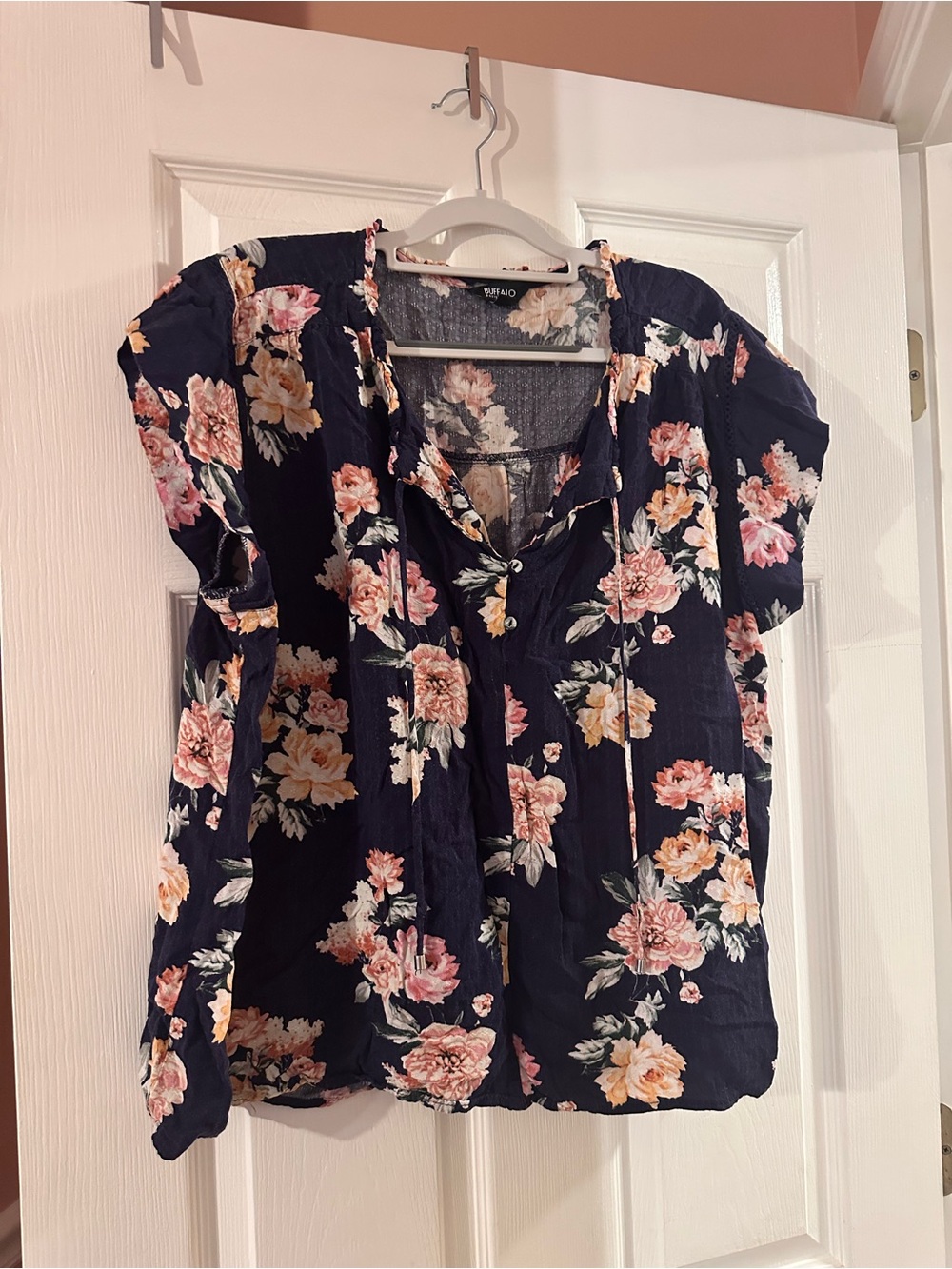 Buffalo David Bitton Navy Floral Tie-Front Short Sleeve Blouse GUC